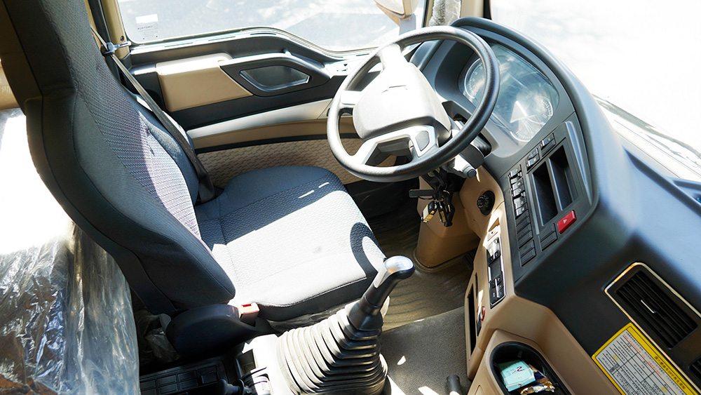 重汽豪沃除雪车