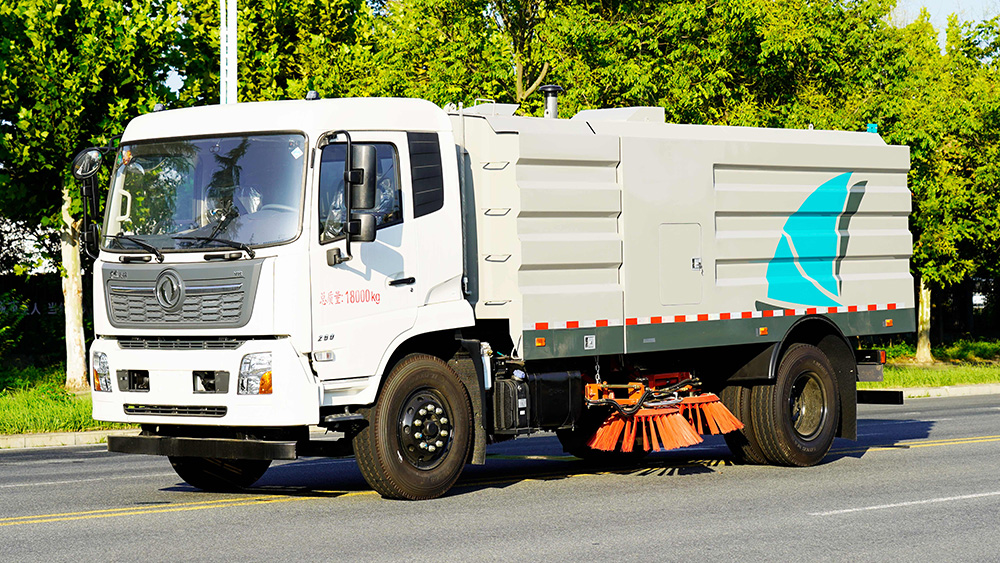 东风天锦扫路车