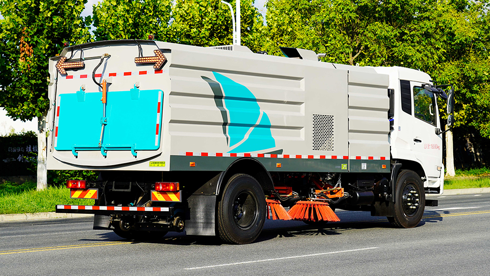 东风天锦扫路车