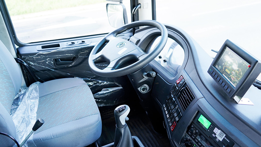 东风多利卡D9四季污染清除车