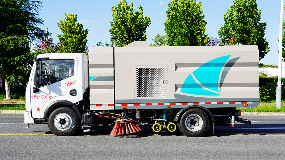 东风多利卡洗扫车