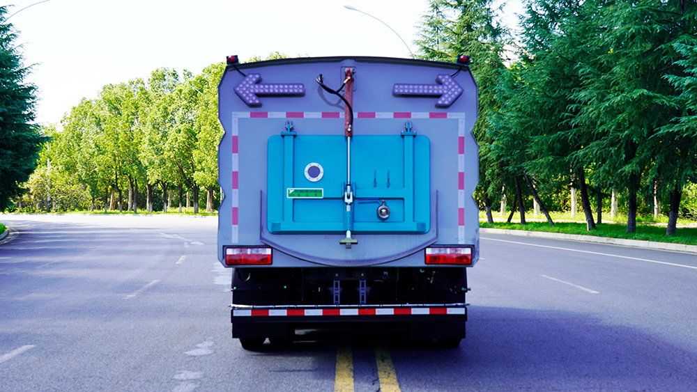 东风福瑞卡洗扫车