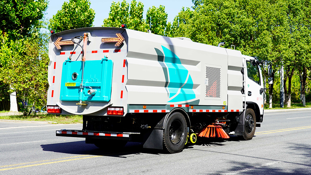 东风福瑞卡洗扫车