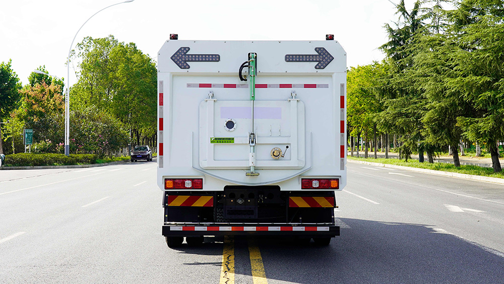 陕汽德创纯电动12吨洗扫车