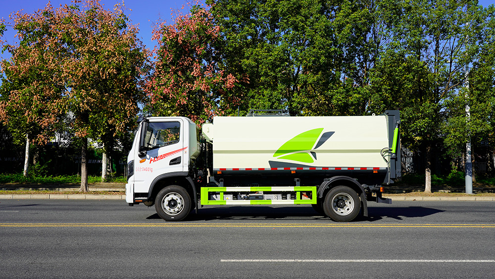 东风华神纯电动侧装压缩垃圾车