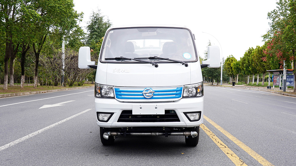 东风华神纯电动洒水车