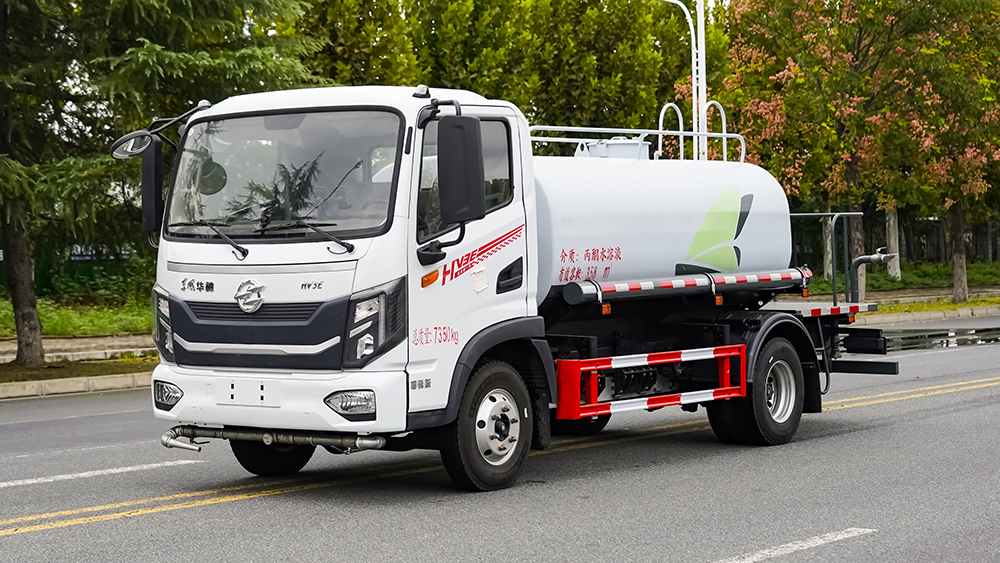 东风华神纯电动洒水车