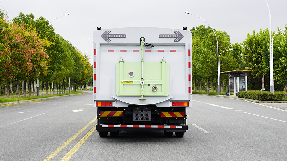 东风华神纯电动洗扫14吨