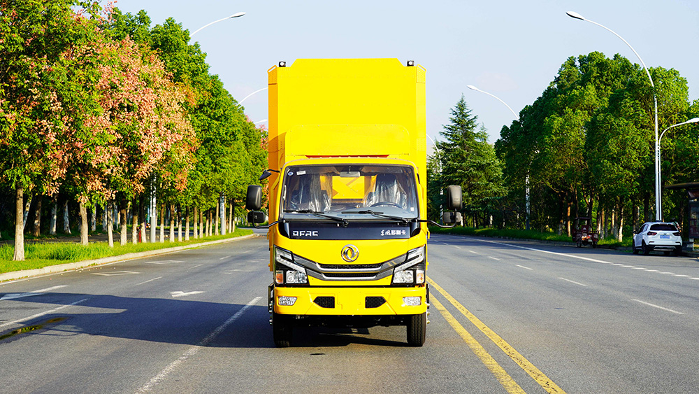 东风小多利卡防撞车