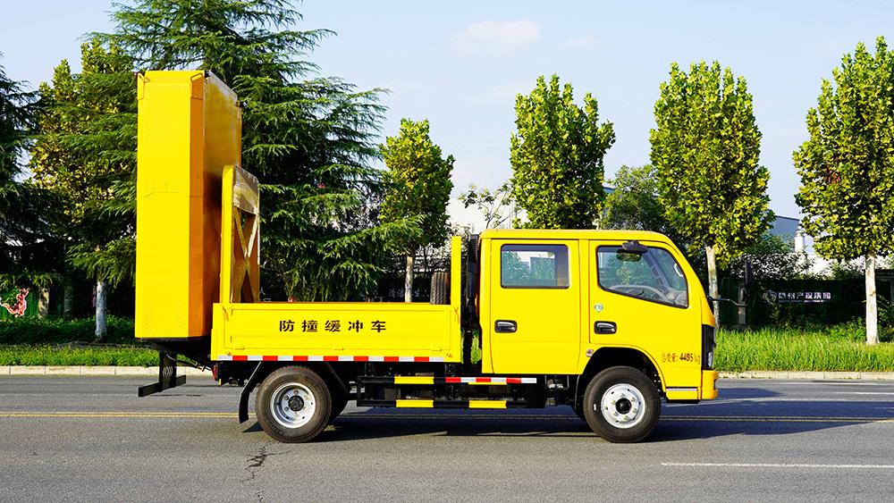 东风小多利卡防撞车