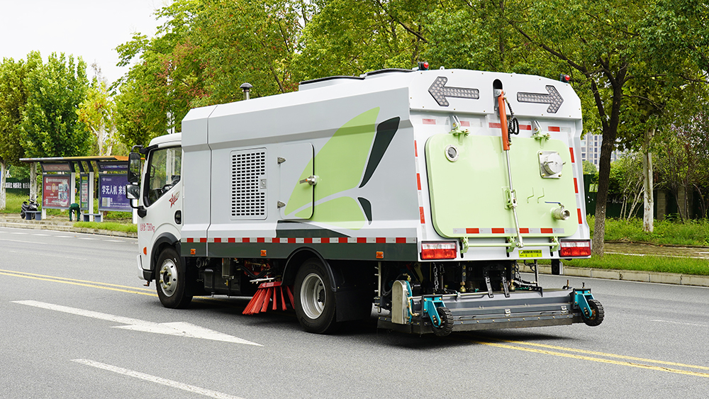 东风小多利卡深度保洁车