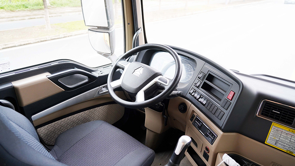 重汽豪沃除雪车