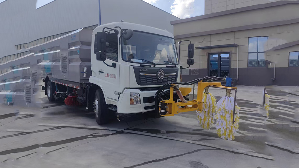 高速护栏清洗机