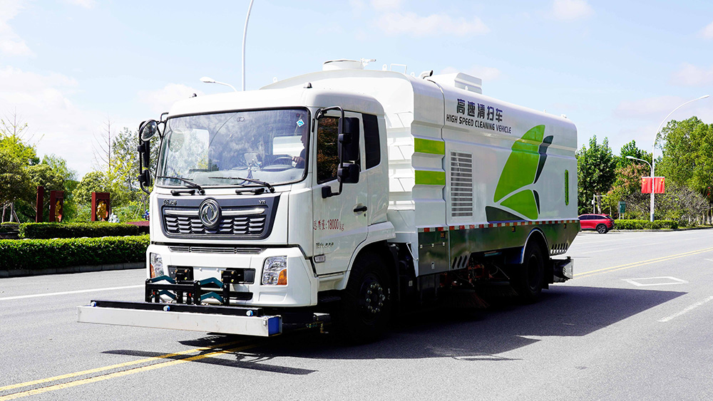 东风天锦高速清扫车