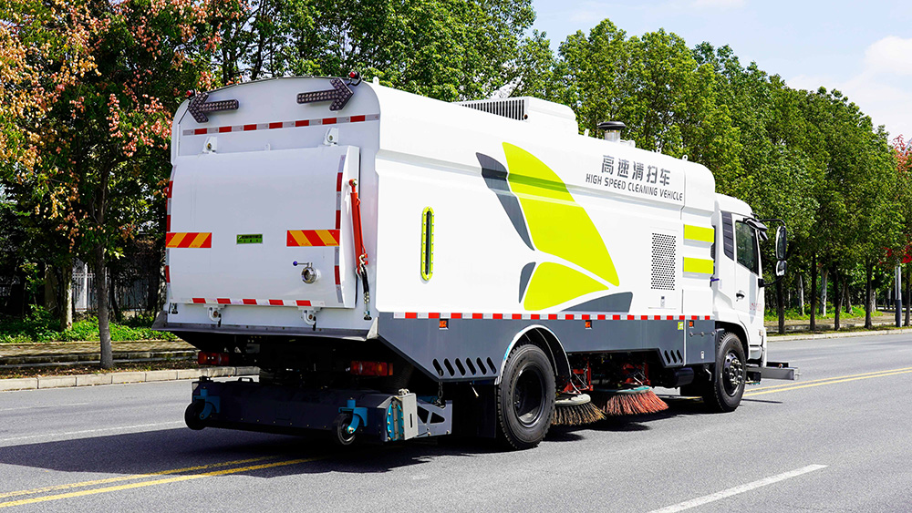 东风天锦高速清扫车
