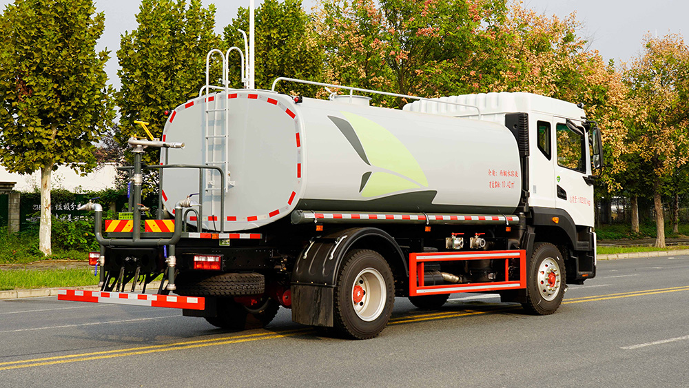 东风大多利卡16吨绿化喷洒车