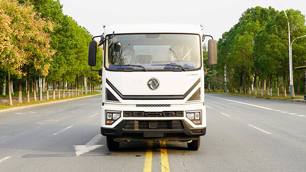 东风大多利卡18吨绿化喷洒车