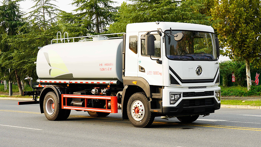 东风大多利卡18吨绿化喷洒车