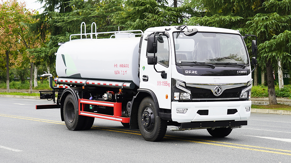 东风大多利卡12吨绿化喷洒车