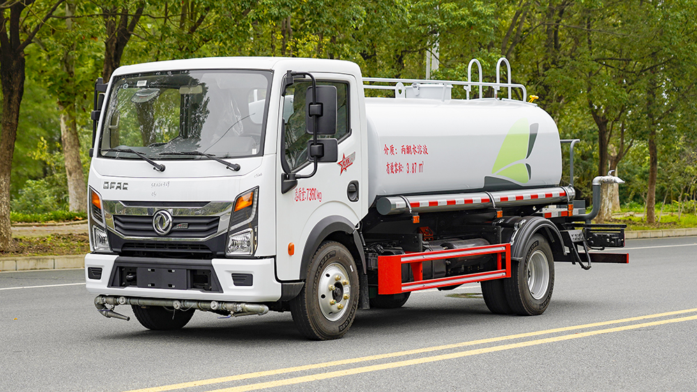 东风小多利7吨卡绿化喷洒车