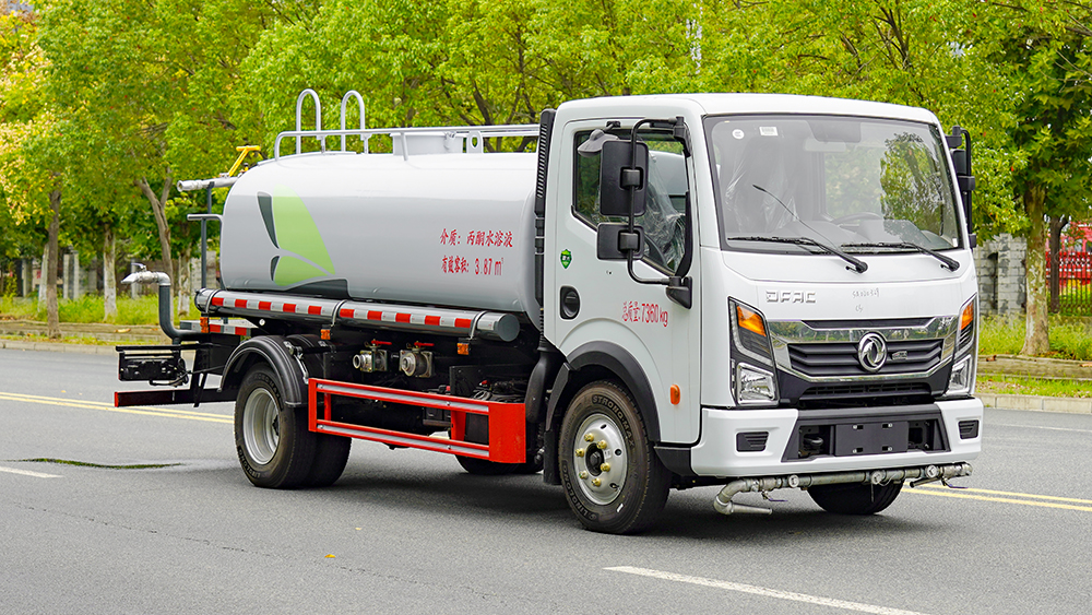 东风小多利7吨卡绿化喷洒车