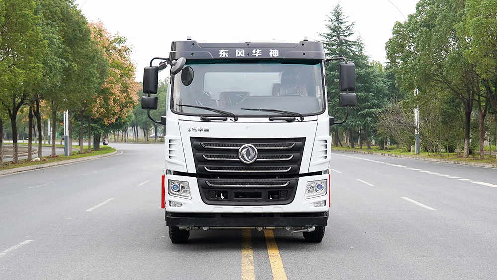 东风华神18吨洒水车