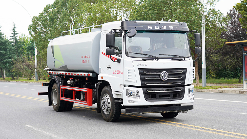 东风华神18吨洒水车