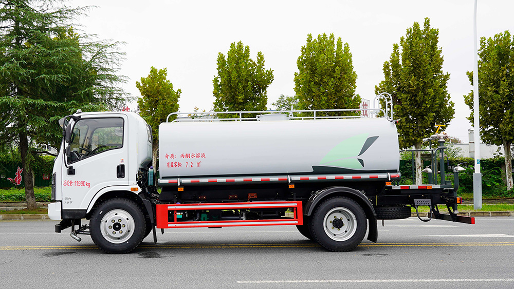 东风华神12吨绿化喷洒车