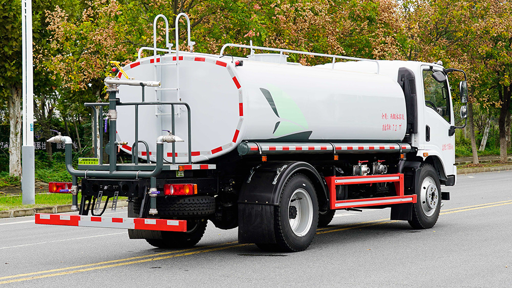 东风华神12吨绿化喷洒车