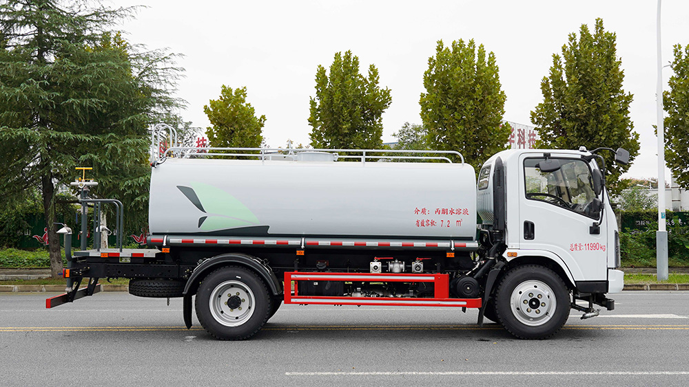 东风华神12吨绿化喷洒车