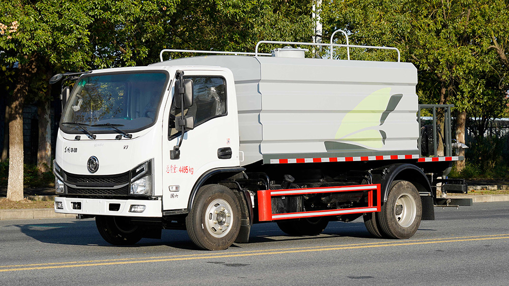 东风华神净浆洒布车（方罐抑尘）