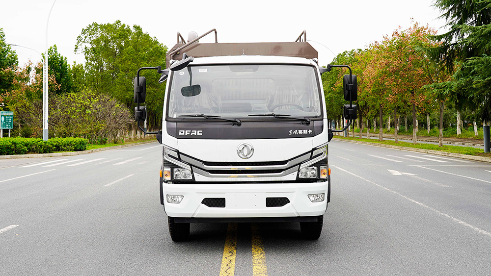 东风大多利卡发电厂吸尘车