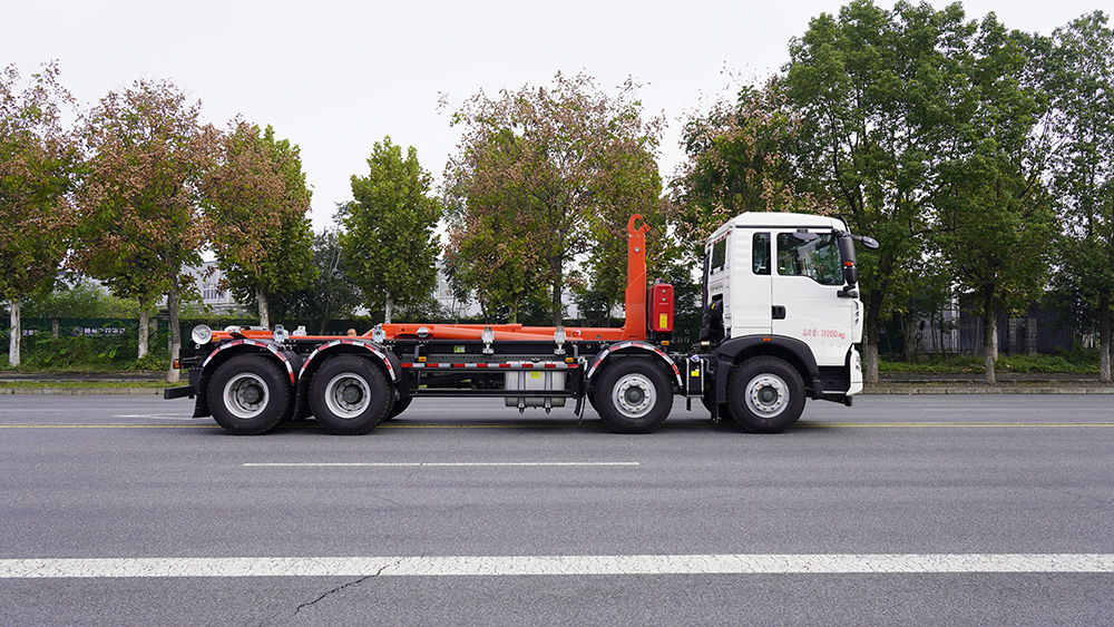 重汽勾臂垃圾车