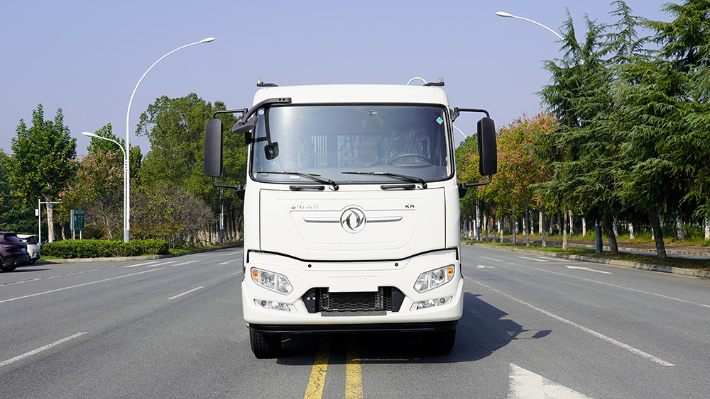 东风天锦垃圾压缩车