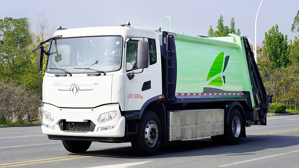东风天锦垃圾压缩车