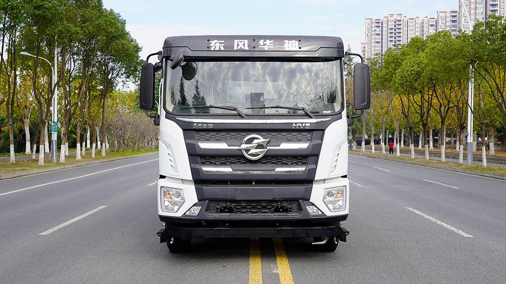 东风华神18吨纯电动洗扫车