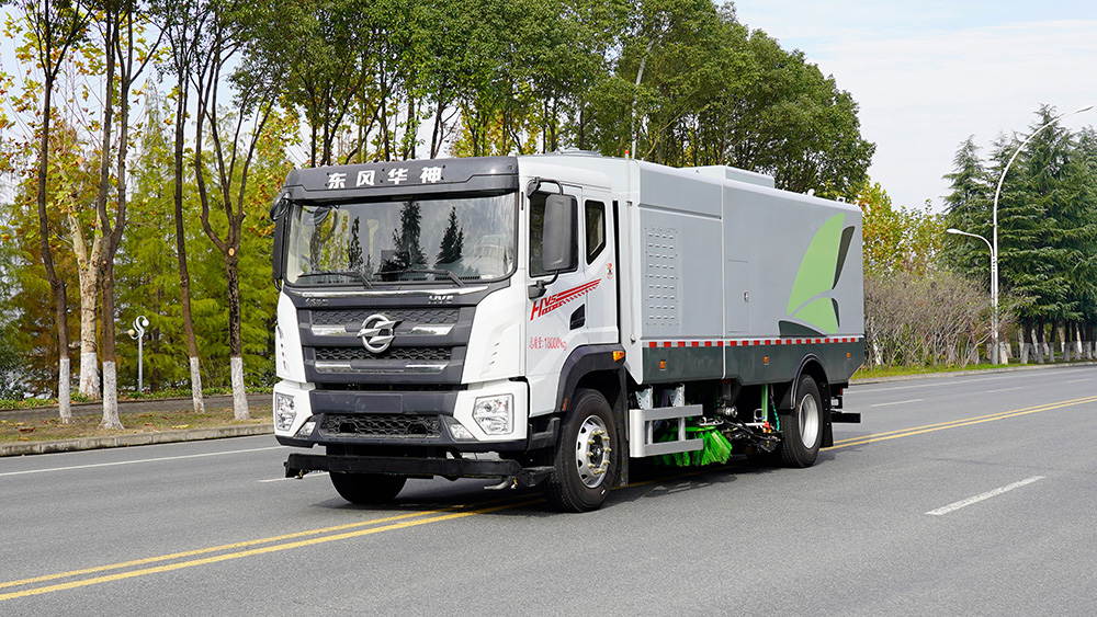 东风华神18吨纯电动洗扫车
