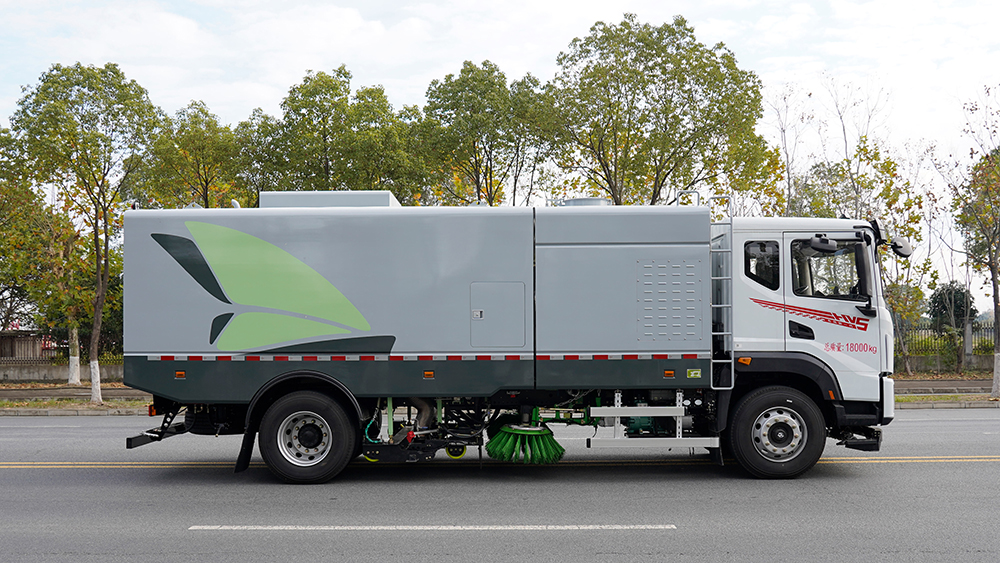 东风华神18吨纯电动洗扫车