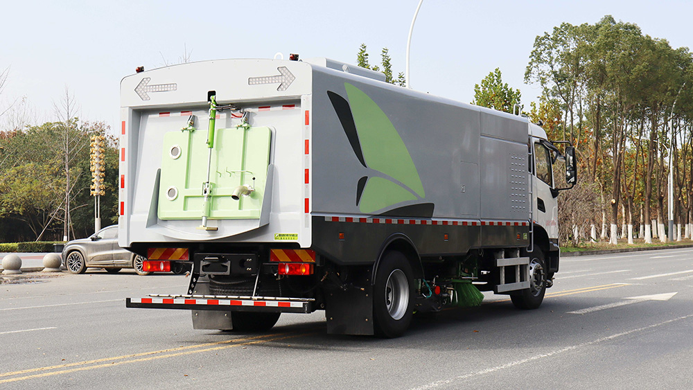 东风天锦纯电动洗扫车