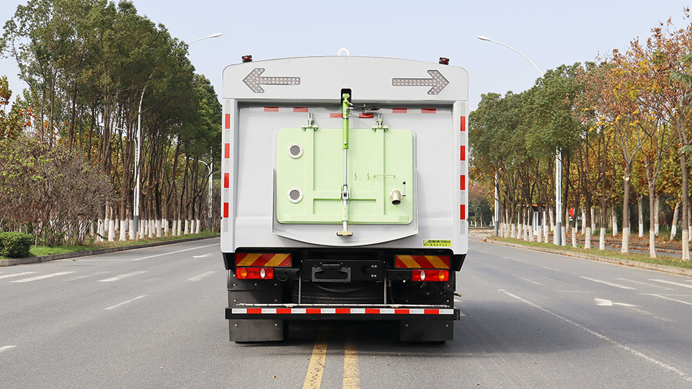 东风天锦纯电动洗扫车