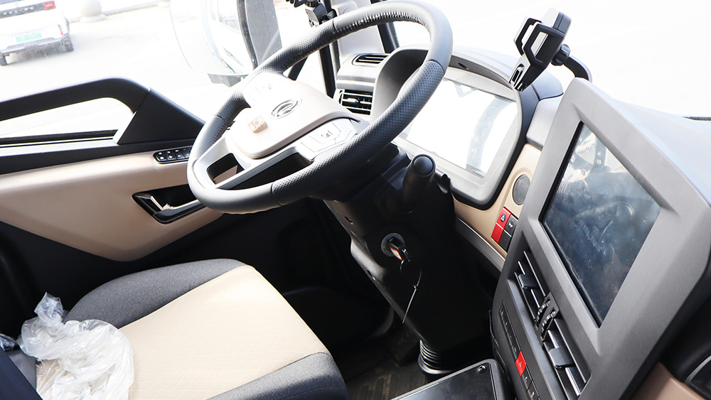 东风天锦纯电动洗扫车