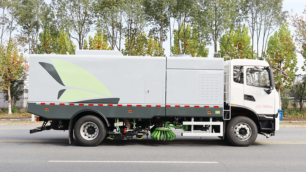 东风天锦纯电动洗扫车