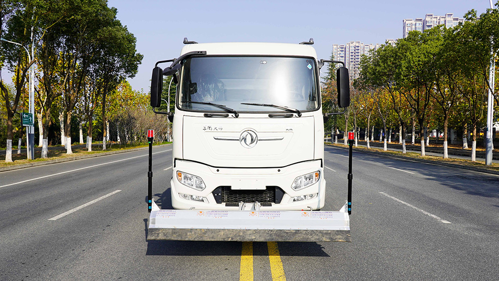 东风天锦纯电动抑尘洒水车