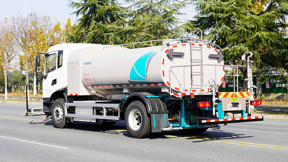 东风天锦纯电动抑尘洒水车