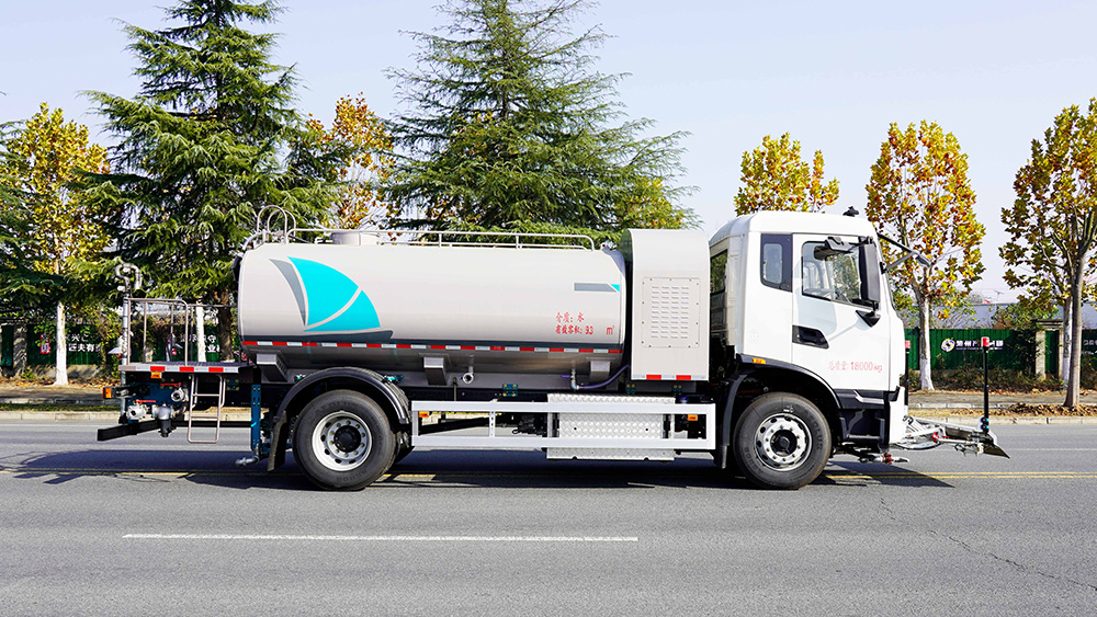 东风天锦纯电动抑尘洒水车