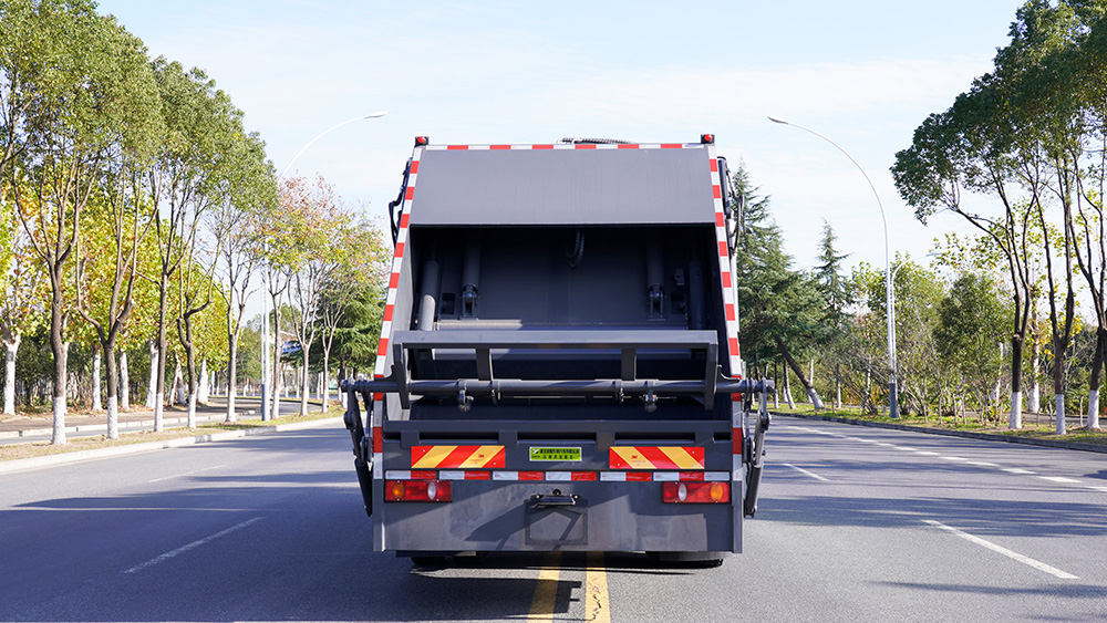 东风天锦压缩垃圾车