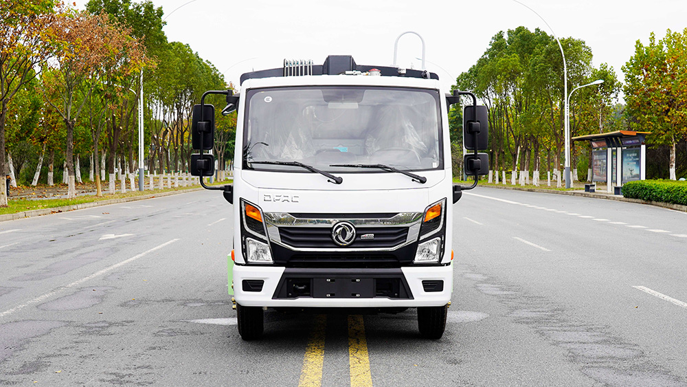 东风小多利卡压缩式垃圾车