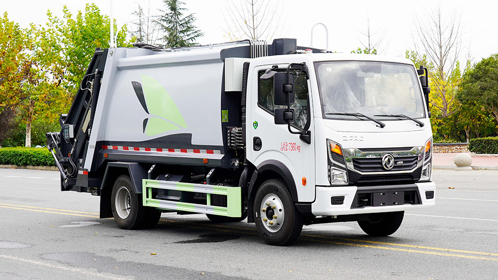 东风小多利卡压缩式垃圾车