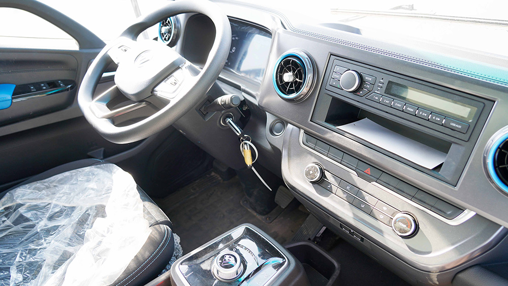 福田欧马可智蓝纯电动密闭式桶装垃圾车