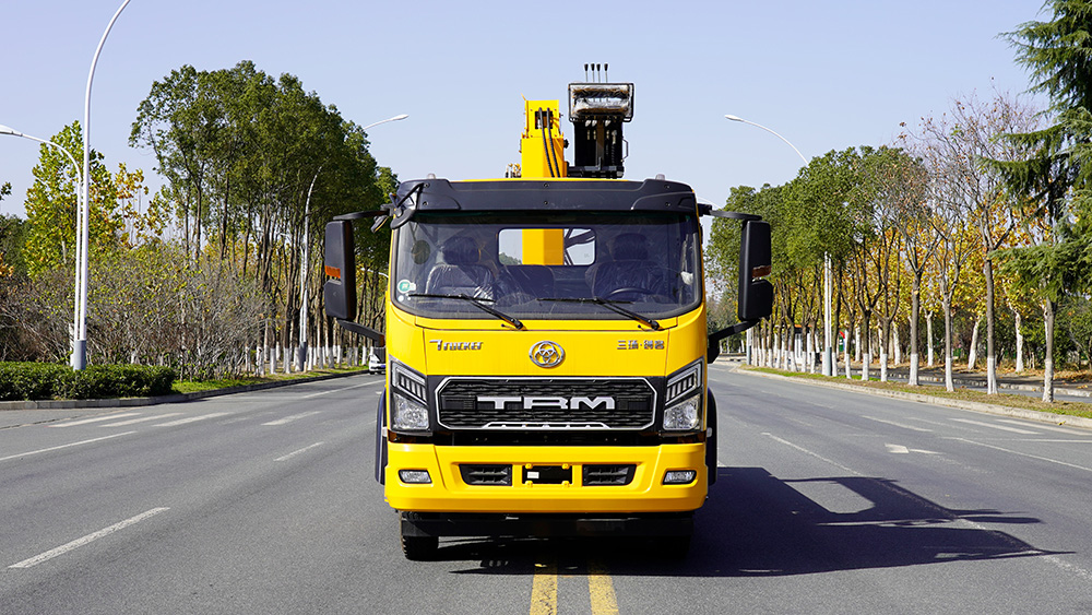 三环创客一拖二带吊清障车